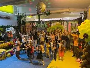 Cum să alegi cei mai potriviți animatori pentru petrecerile copiilor