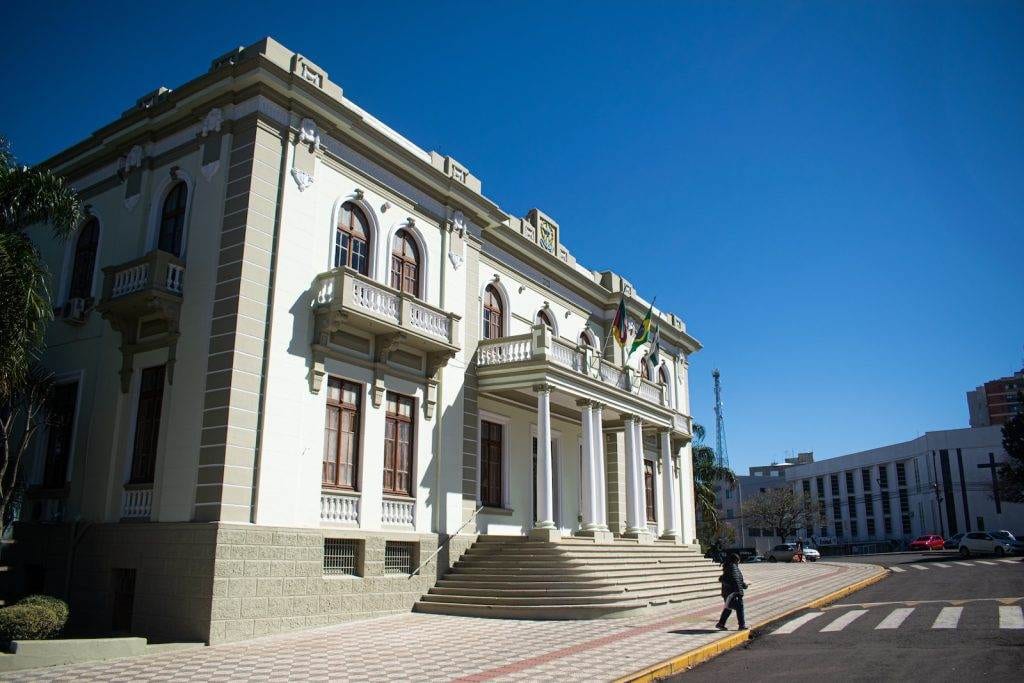 Ce Este un Stat: Definiție și Caracteristici ale unei Entități Politice 1 Ce Este un Stat: Definiție și Caracteristici ale unei Entități Politice